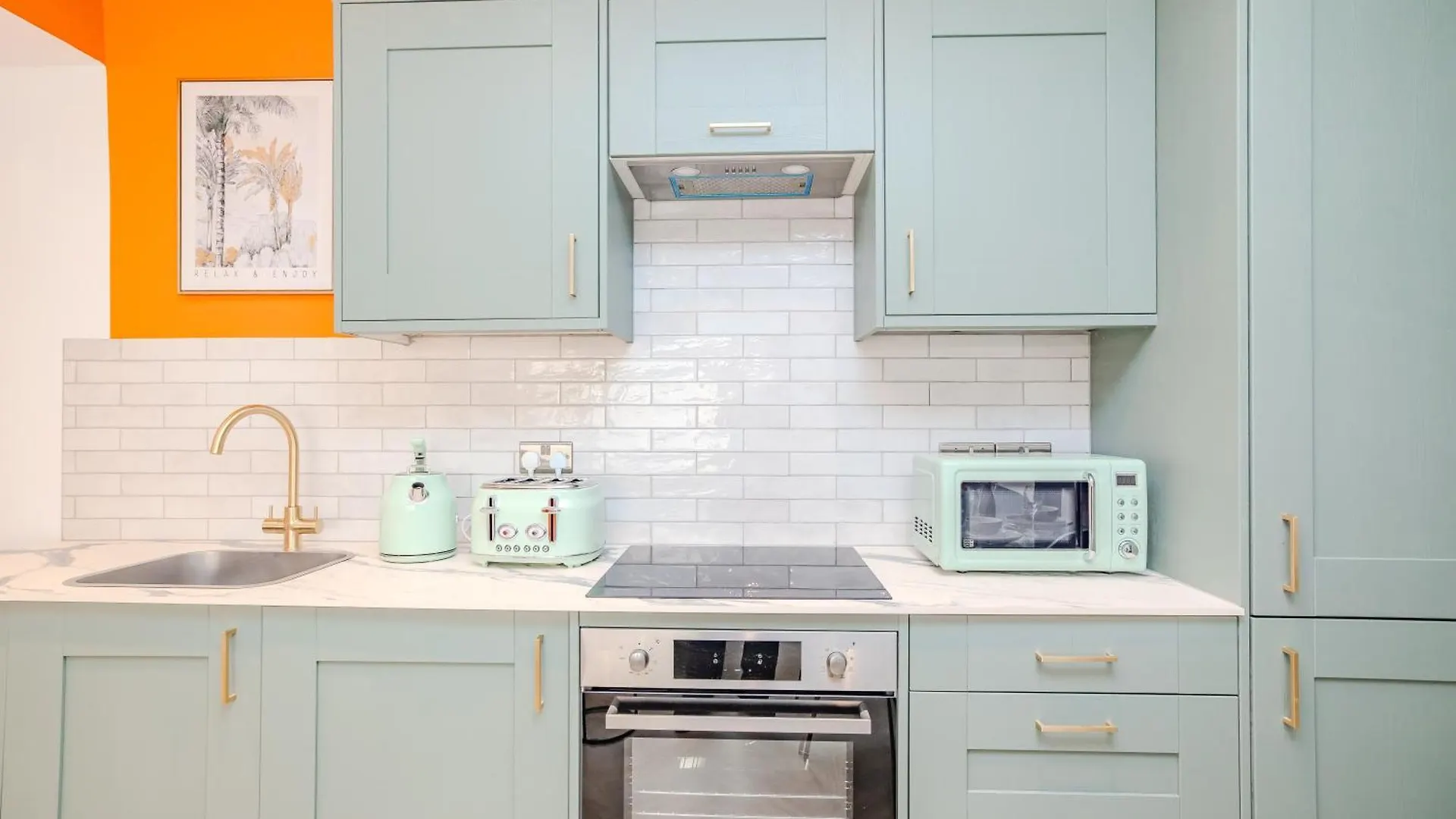 Central Comfort L 2-Bedroom Flat With Extra Sleeping Options ブライトン 0*,  イギリス