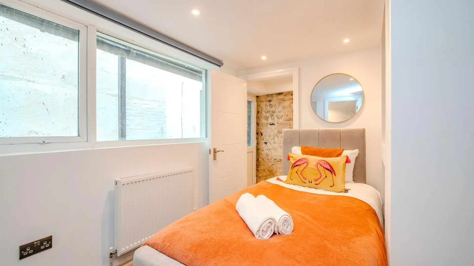 Central Comfort L 2-Bedroom Flat With Extra Sleeping Options Okręg wyborczy Hove Wielka Brytania